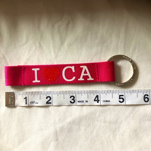 Robin Ruth Key Chain - Picture 2 of 6